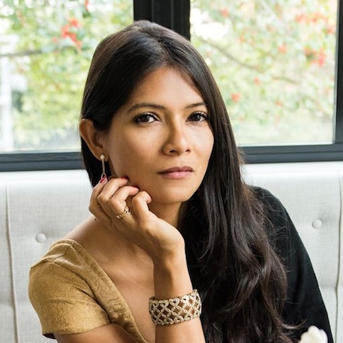 Ep52: Chandrani Ghosh is bringing her new novel, Heartlines, to Elaine’s Literary Salon. “Think ‘Crazy Rich Asians’ for Indian families,” says the former journalist turned author episode artwork